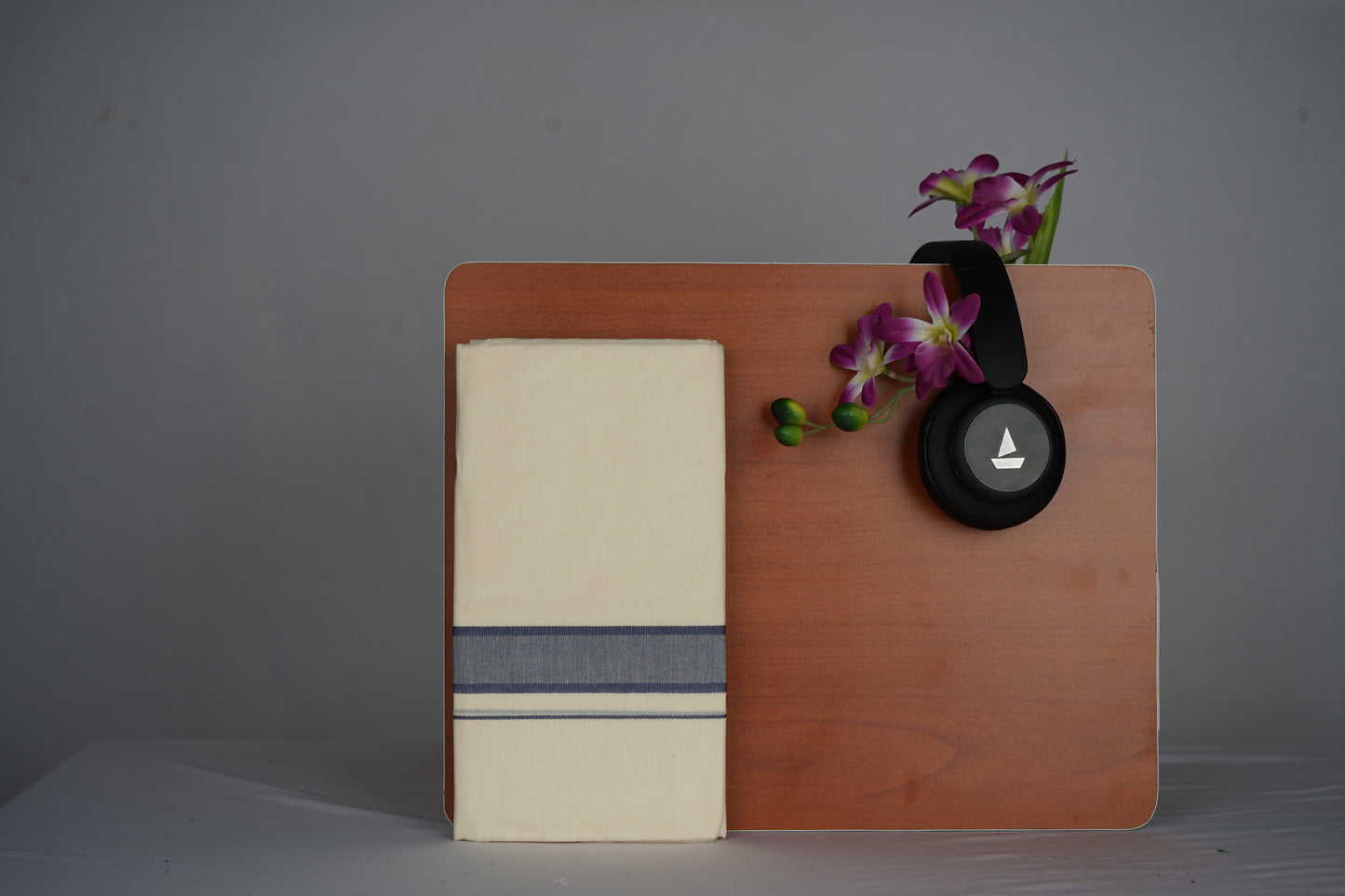 COTTON BORDER CREAM DOUBLE DHOTHIE FOR MEN - FCD-471C Buy 1 Dhothie Get 1 Dhothie Belt Free (Assorted colours only)