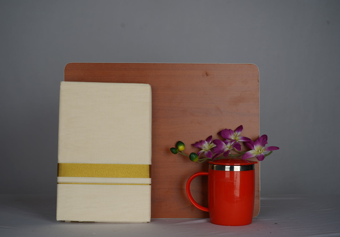 GOLD JARI BORDER CREAM COTTON DHOTHIE FOR MEN - GLD-89C Buy 1 Dhothie Get 1 Dhothie Belt Free